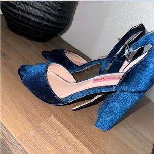 Betsy Johnson navy blue suede heels